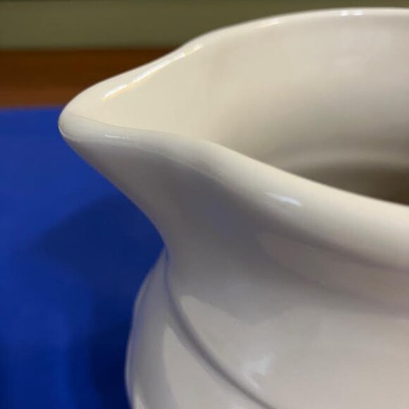 Longaberger Pottery 32 oz. Pitcher Woven Traditions Red - Picture 10 of 13